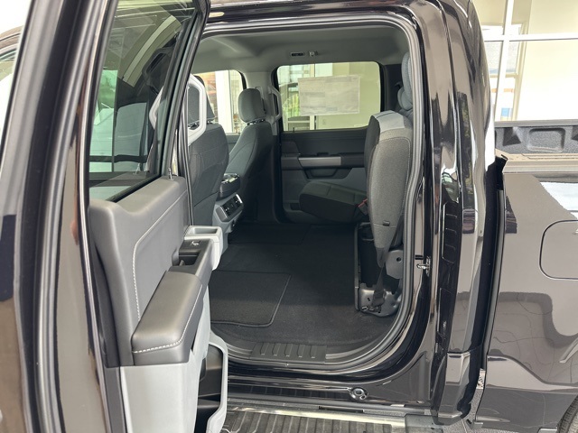 2025 Ford F-150 XLT photo 35