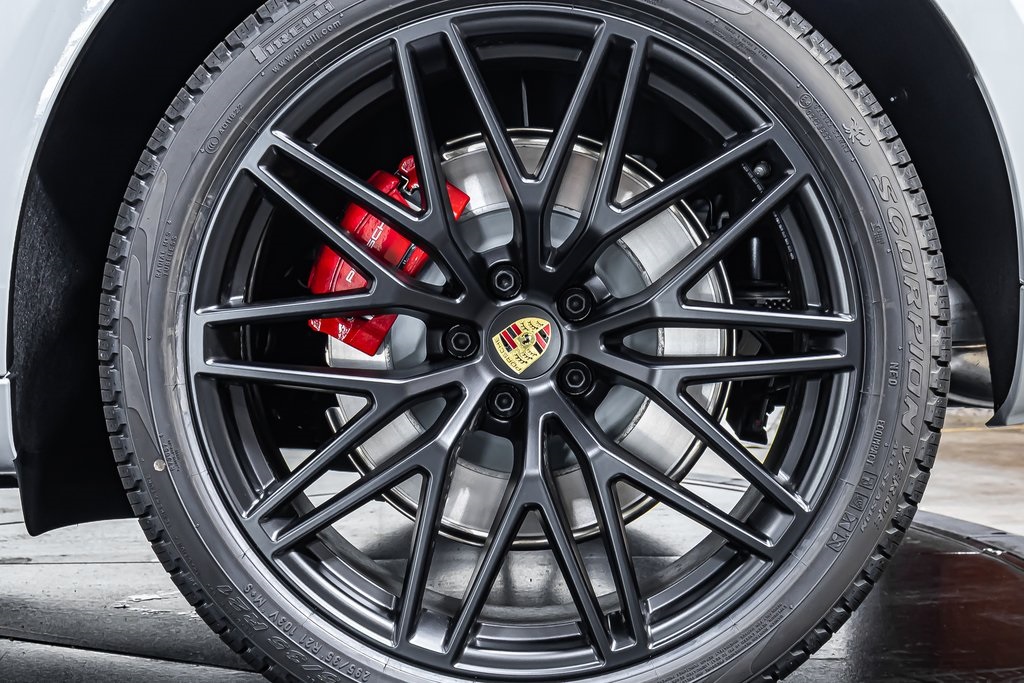 2025 Porsche Macan GTS photo 20