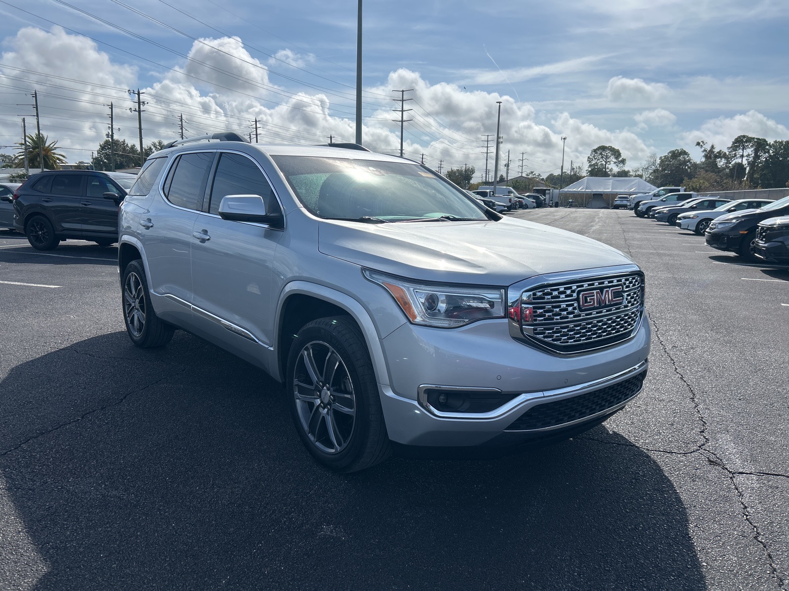 2019 GMC Acadia Denali's photo