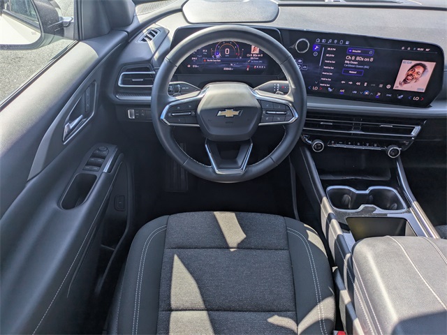 2025 Chevrolet Traverse photo 17