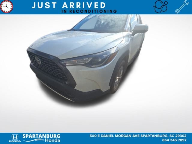2023 Toyota Corolla Cross LE's photo