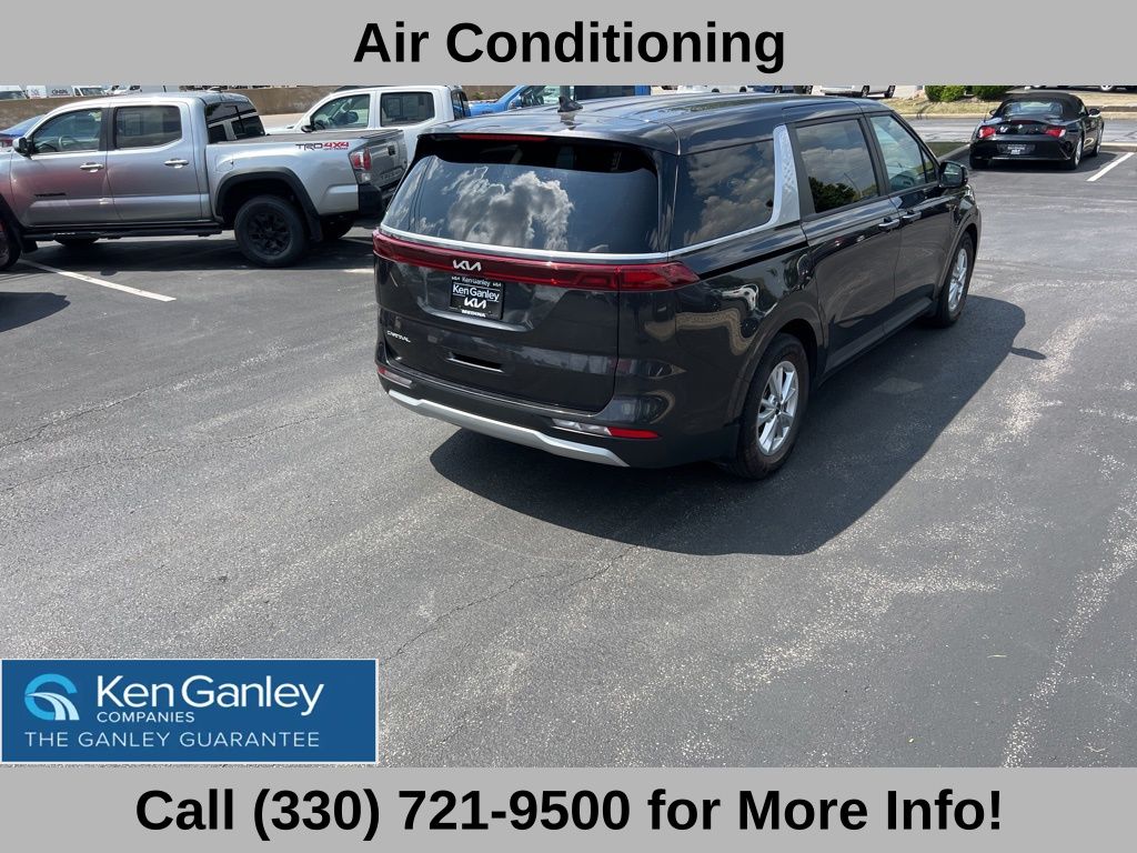 2024 Kia Carnival LX photo 4