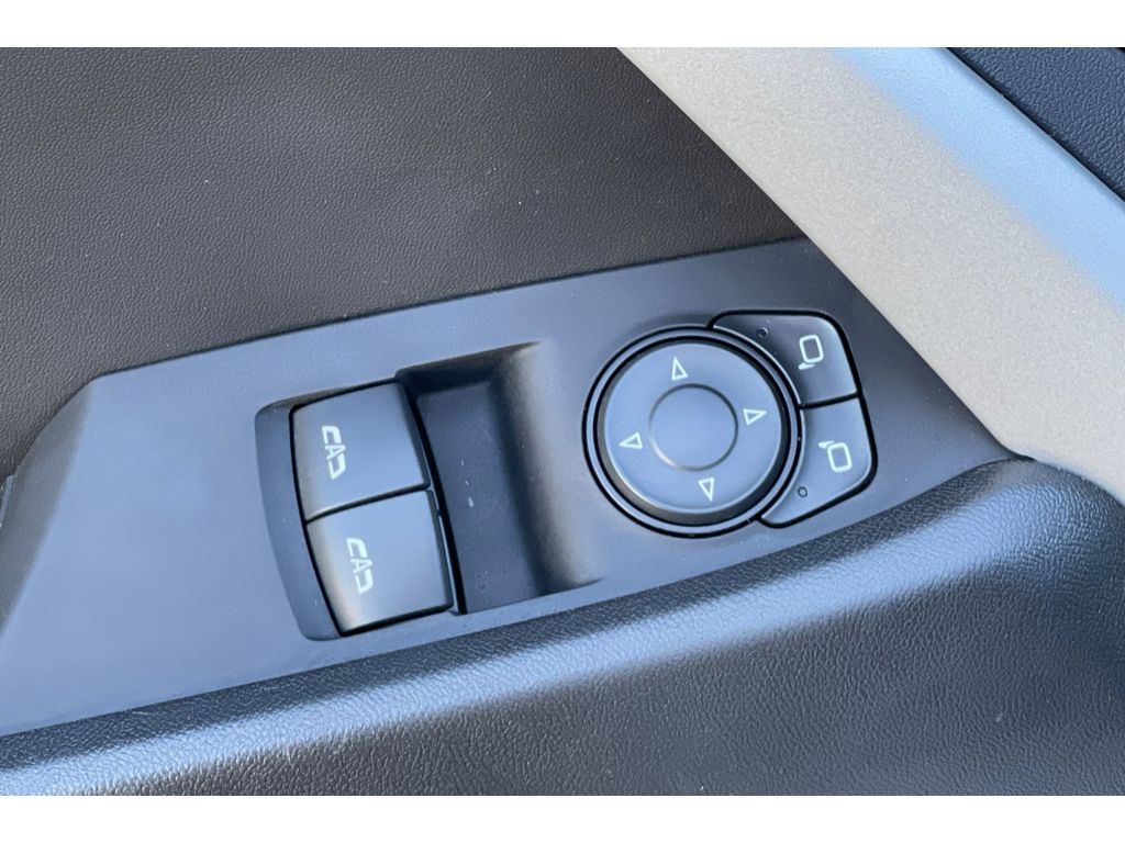 2017 Chevrolet Camaro 1LT photo 12