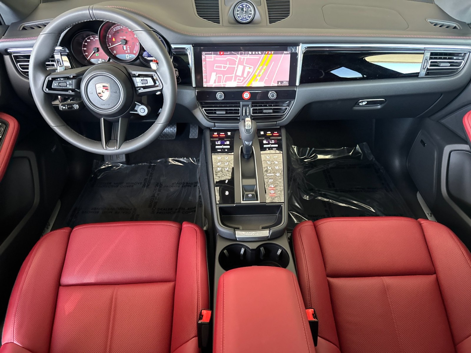 2025 Porsche Macan S photo 4