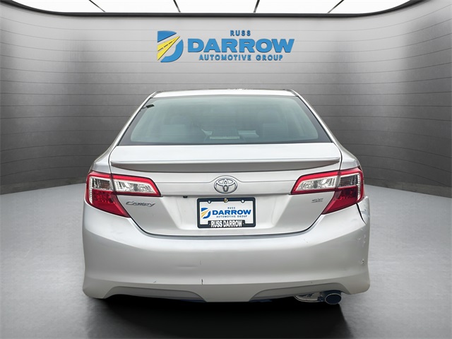 2014 Toyota Camry SE photo 4