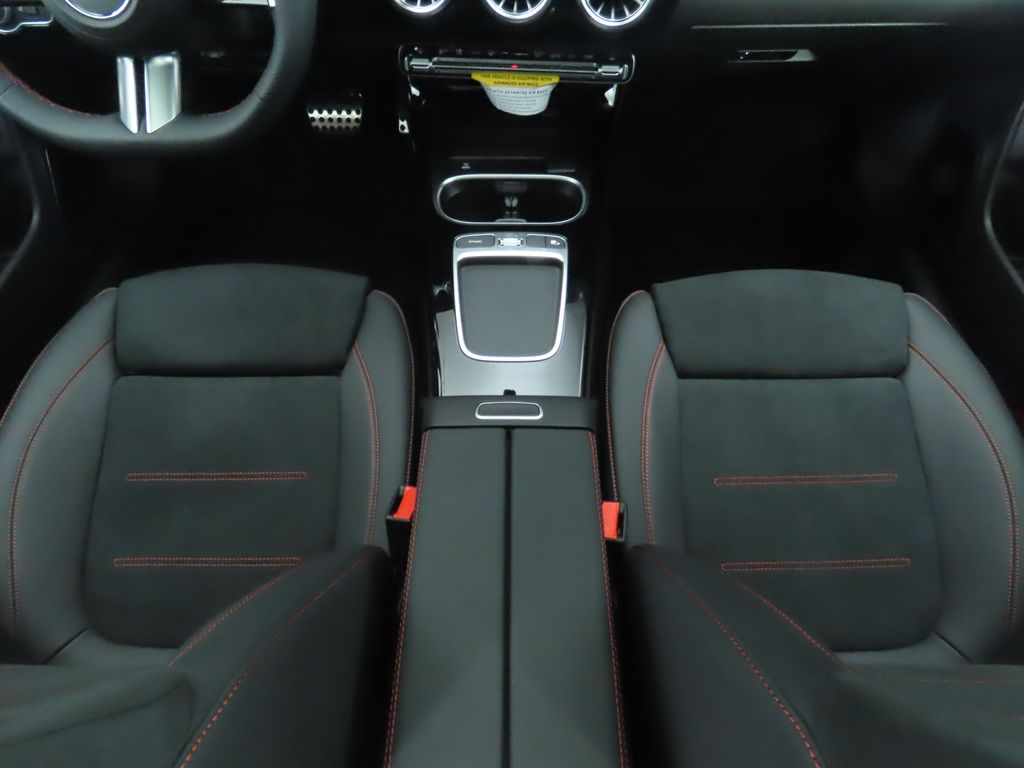 2025 Mercedes Benz CLA 250 photo 17