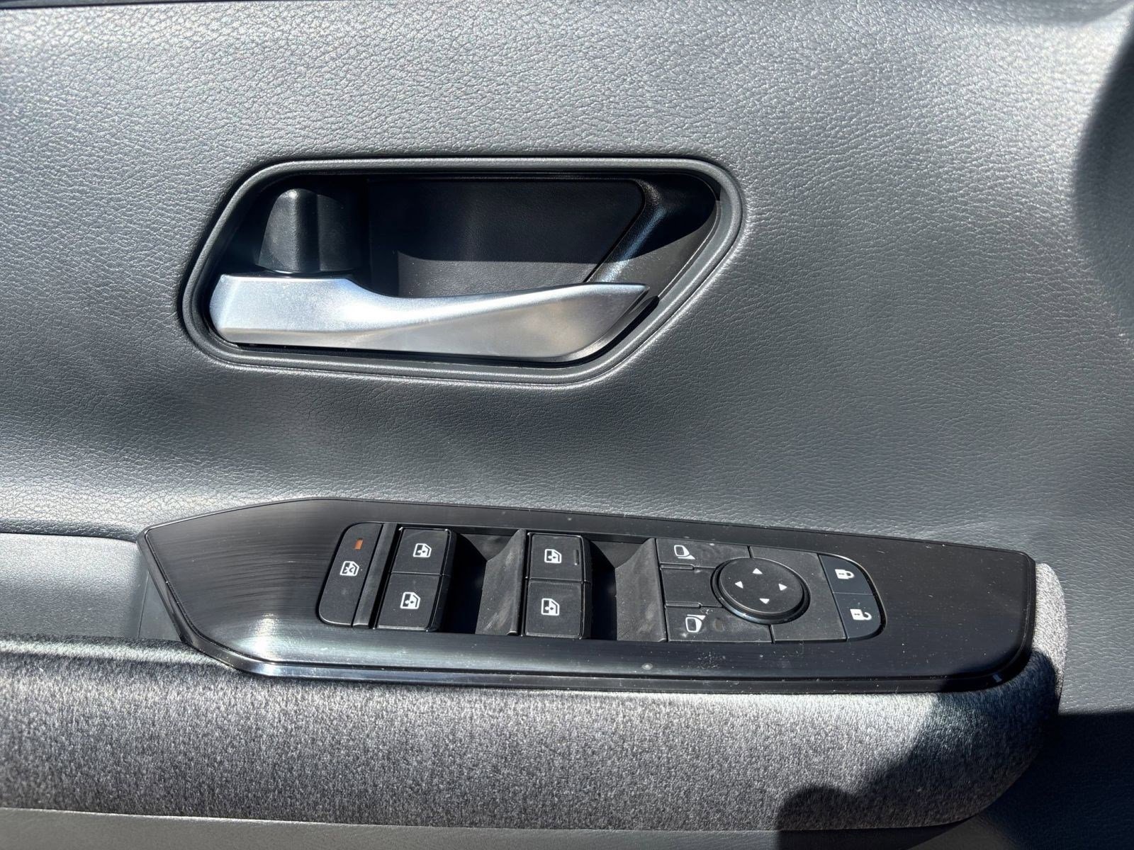 2026 Nissan Kicks SV photo 12
