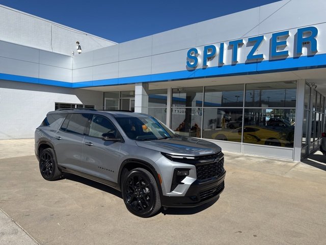 2024 Chevrolet Traverse RS photo 2