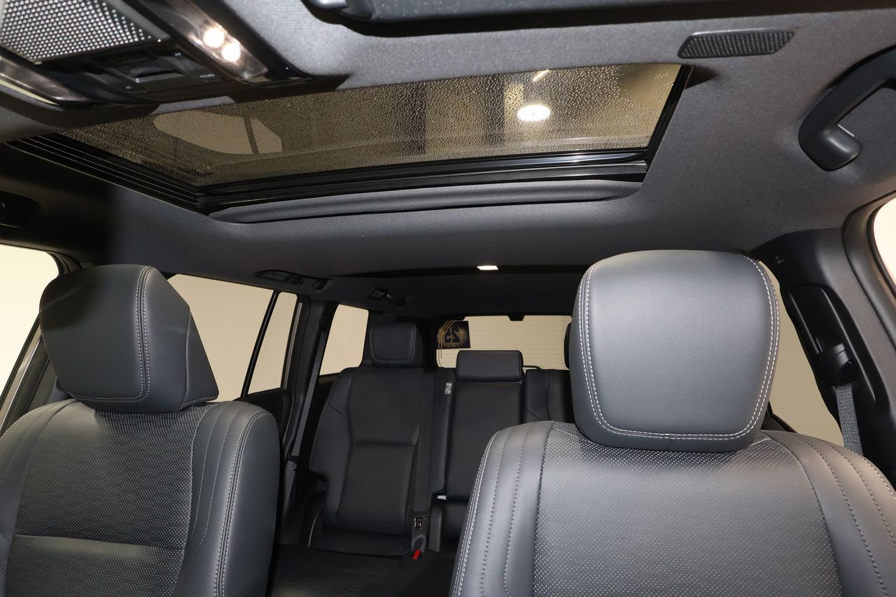 2025 Toyota Land Cruiser photo 18