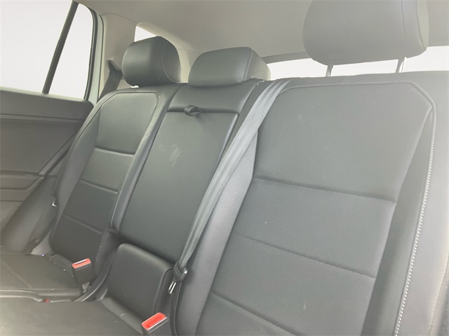 2019 Volkswagen Tiguan SEL R-Line photo 12