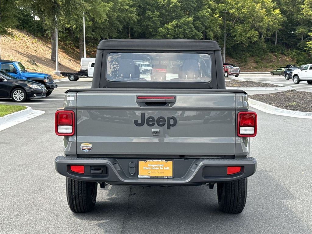 2023 Jeep Gladiator Sport photo 4