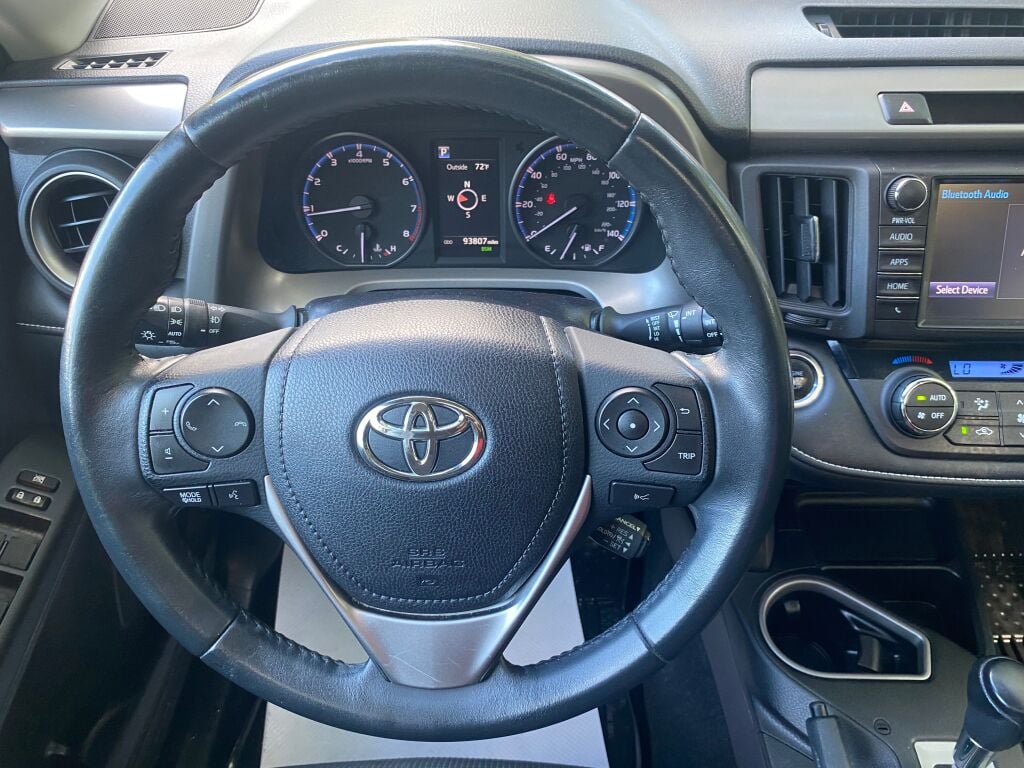 2018 Toyota RAV4 XLE photo 11