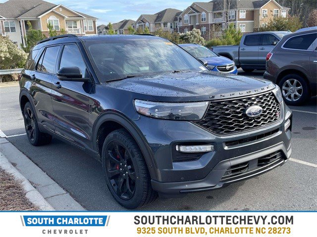 2022 Ford Explorer ST's photo
