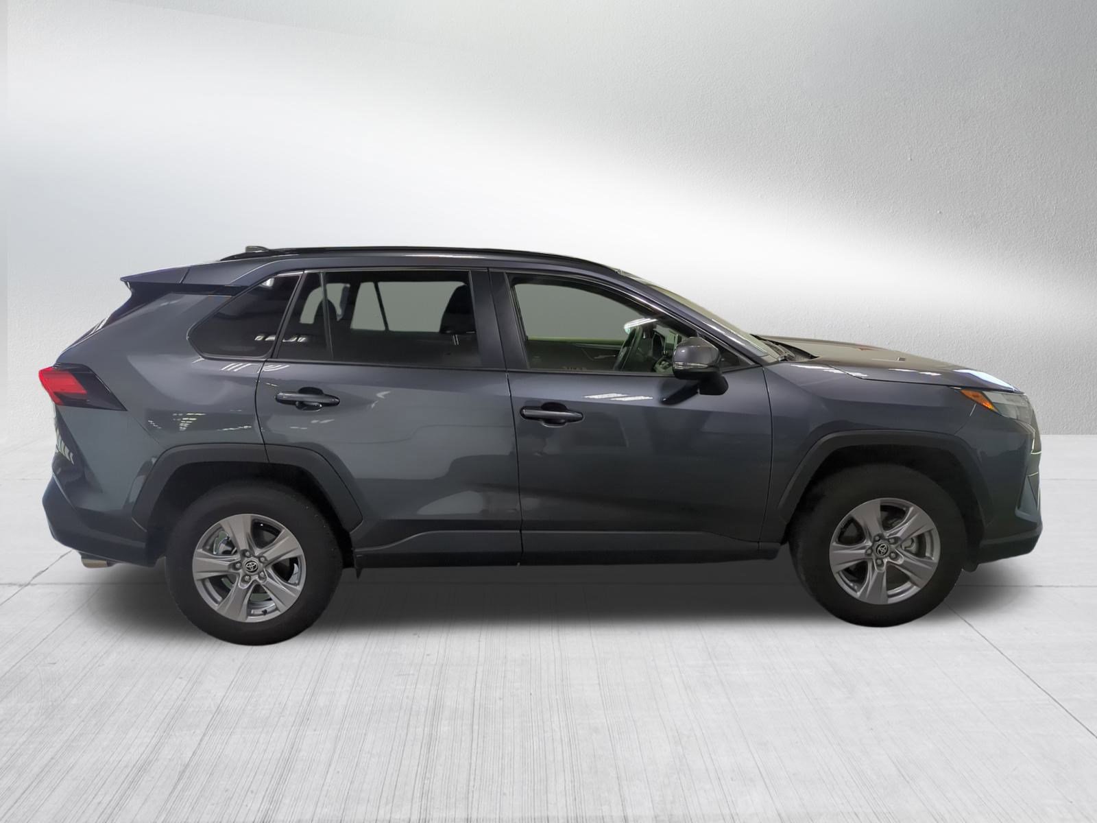 2025 Toyota RAV4 Hybrid XLE photo 8