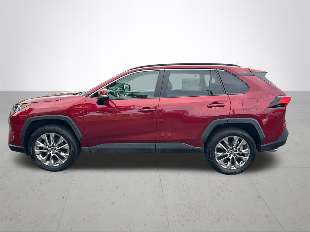 2021 Toyota RAV4 XLE Premium photo 8