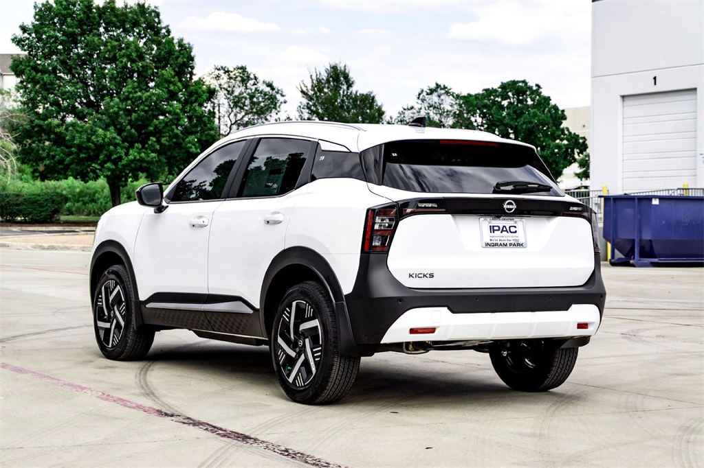 2026 Nissan Kicks SV photo 4