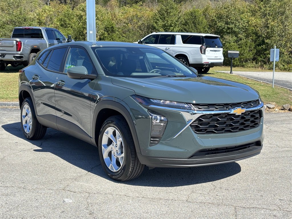 2026 Chevrolet Trax LS photo 4