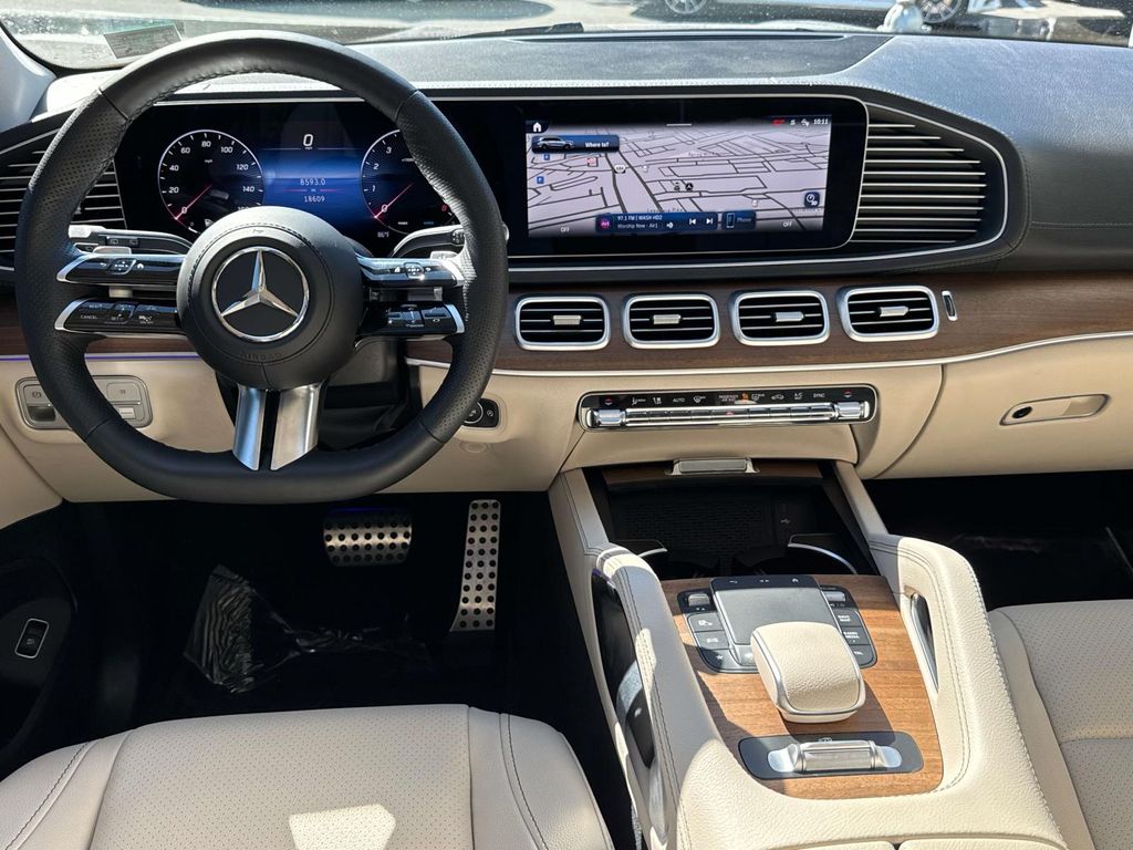 2024 Mercedes Benz GLS 450 4MATIC photo 30
