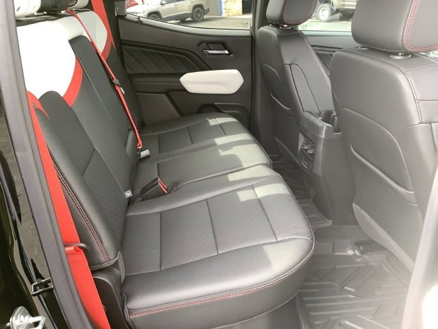 2025 Gmc Canyon AT4 photo 12