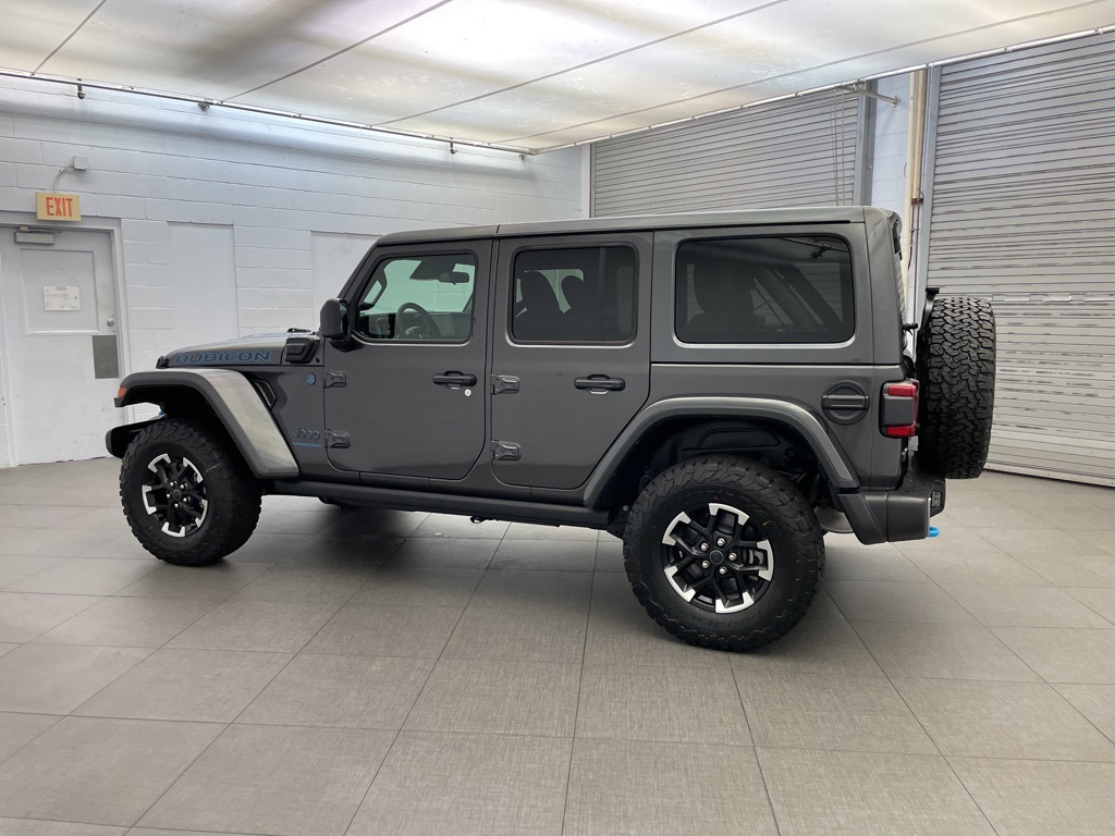 2025 Jeep Wrangler Rubicon 4xe photo 3