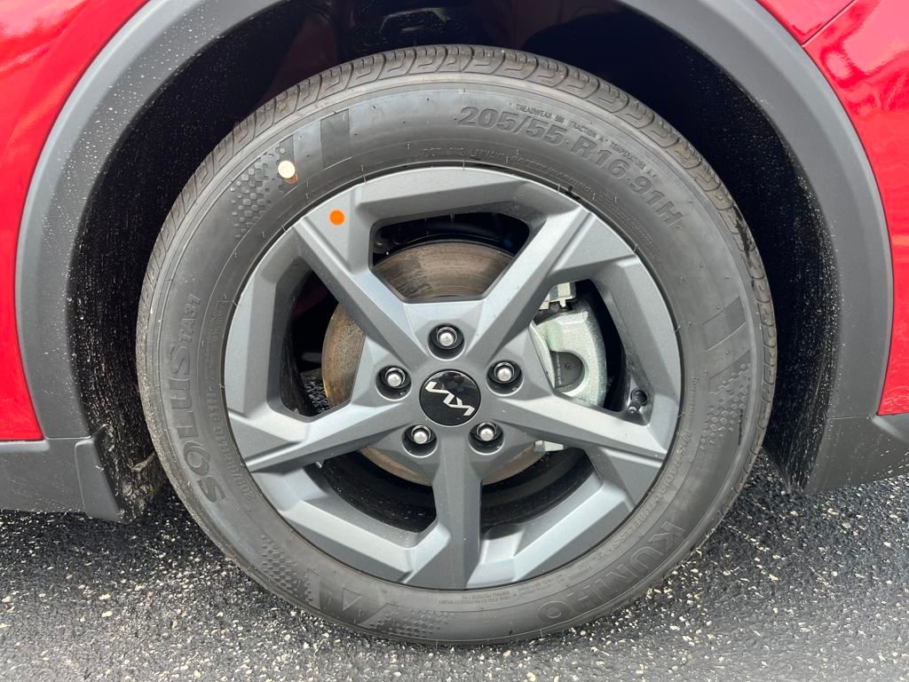 2025 Kia K4 LXS photo 11
