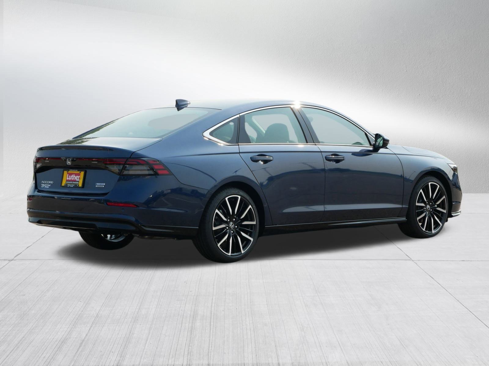 2025 Honda Accord Hybrid Touring photo 4