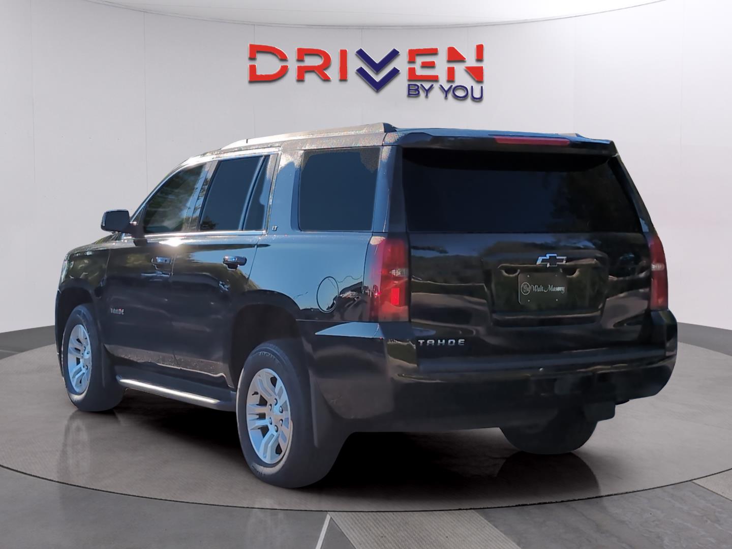 2019 Chevrolet Tahoe LT photo 3