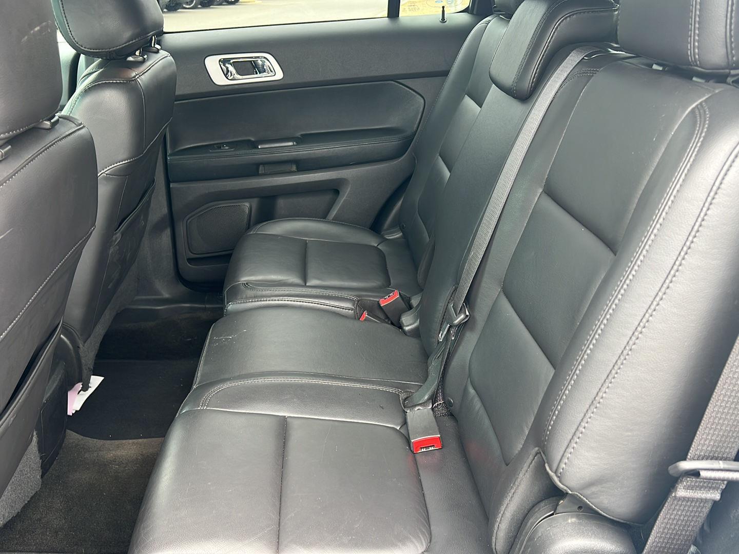2015 Ford Explorer XLT photo 11