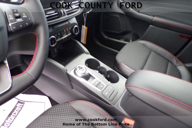 2025 Ford Escape ST-Line photo 19