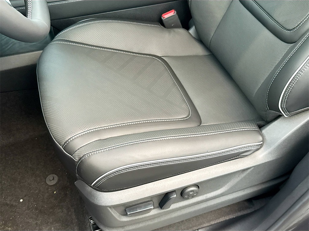 2026 Infiniti QX80 Luxe photo 17