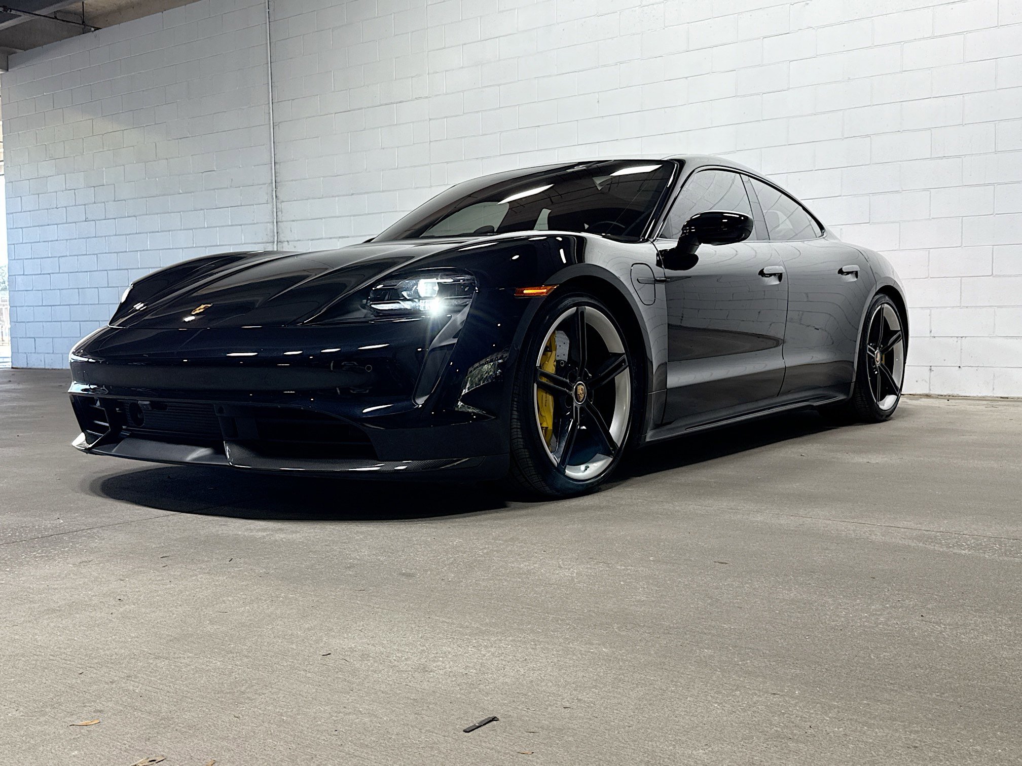 2020 Porsche Taycan Turbo S's photo