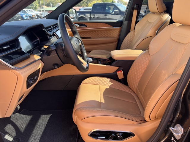 2024 Jeep Grand Cherokee L Summit photo 5