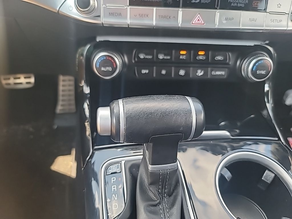 2020 Kia Stinger GT-Line photo 11