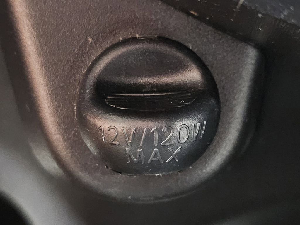 2012 Toyota Yaris LE photo 27