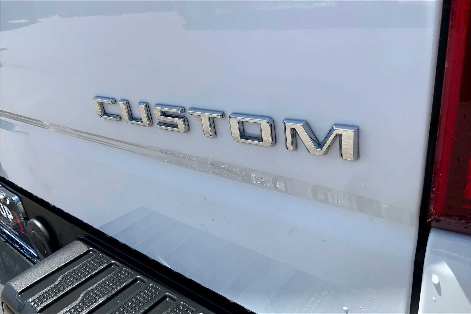 2024 Chevrolet Silverado 1500 Custom Trail Boss photo 9