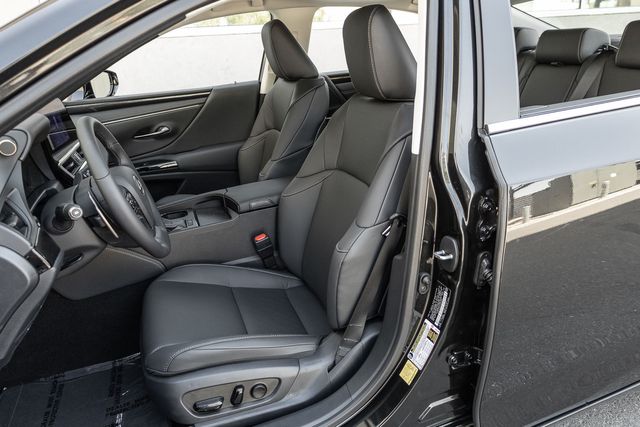 2025 Lexus ES 350 photo 6