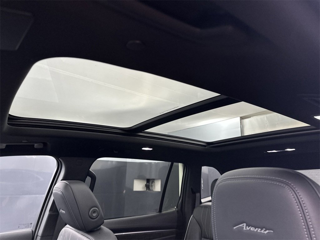 2025 Buick Enclave Avenir photo 16