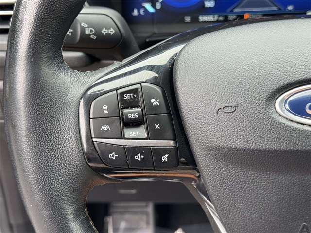 2021 Ford Escape Titanium Hybrid photo 21