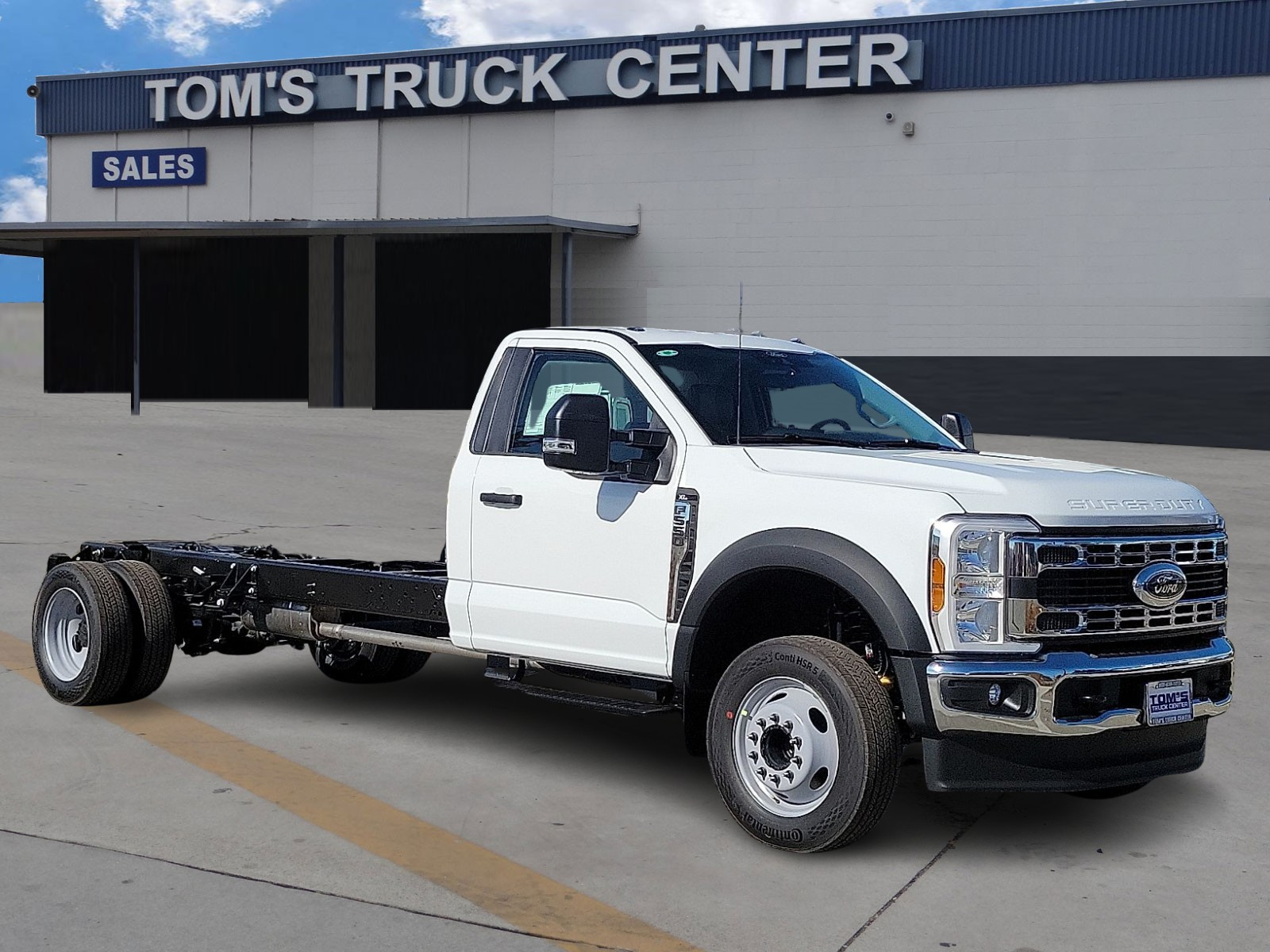 2026 Ford F-550 Super Duty Chassis Cab XL's photo