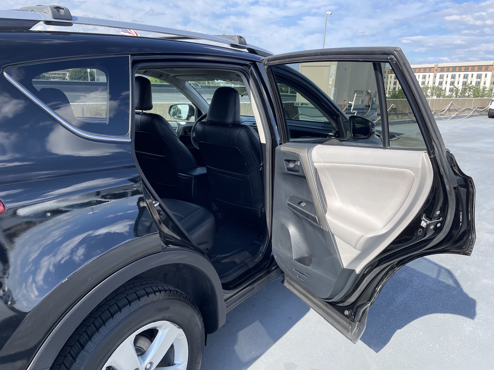 2013 Toyota RAV4 XLE photo 30