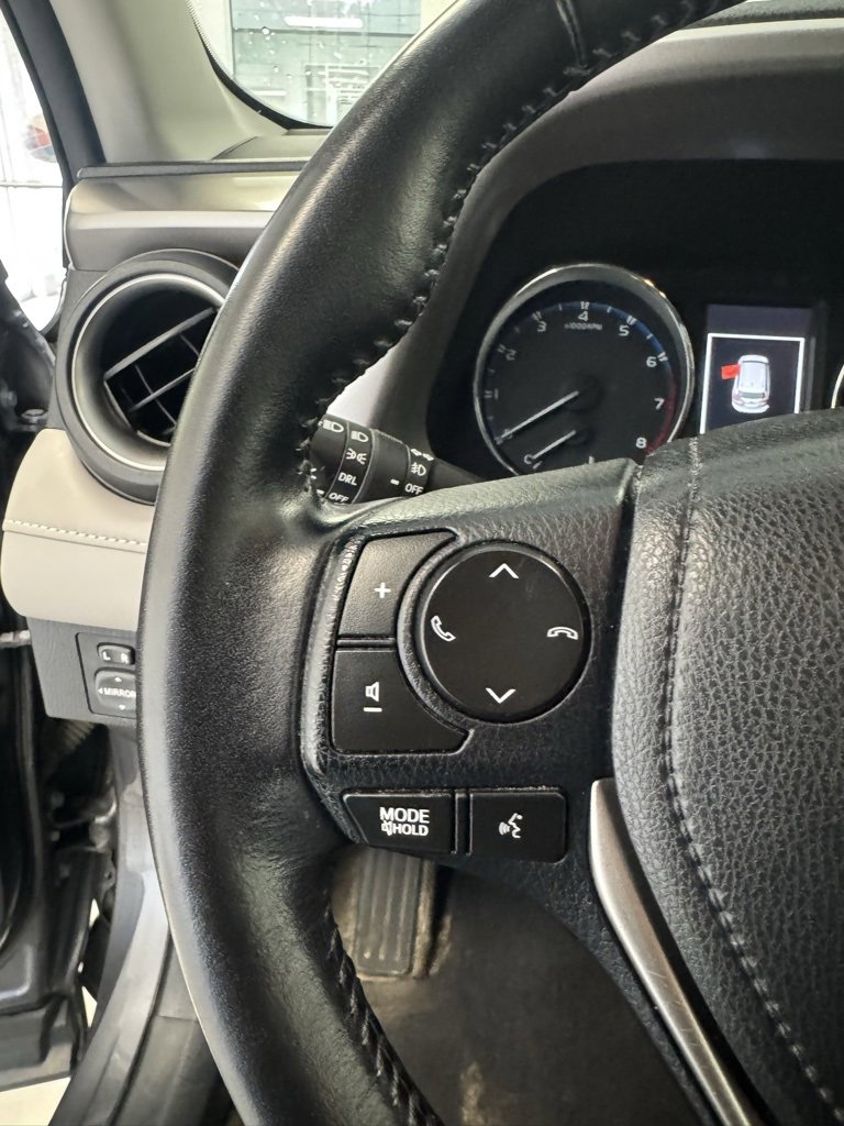 2016 Toyota RAV4 XLE photo 9