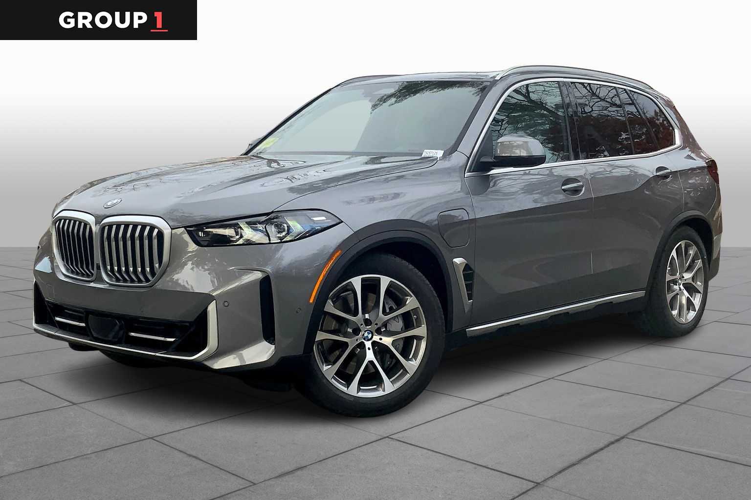 2026 BMW X5 50e's photo