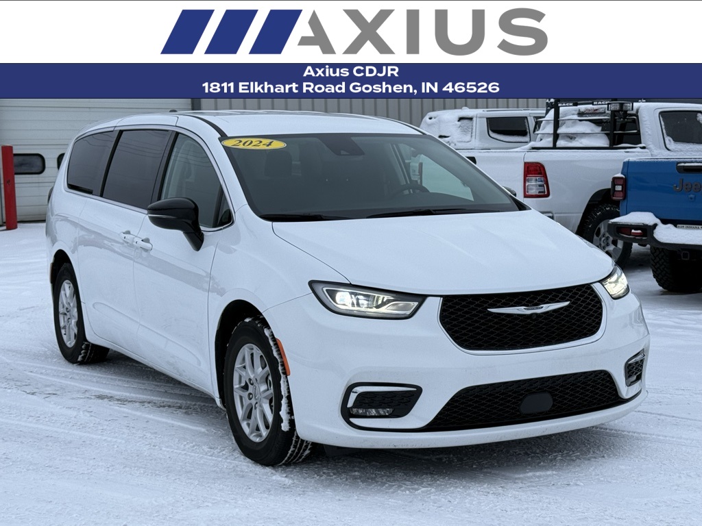 2024 Chrysler Pacifica Touring L's photo