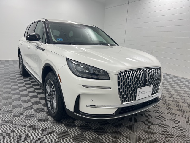 2023 Lincoln Corsair Base's photo