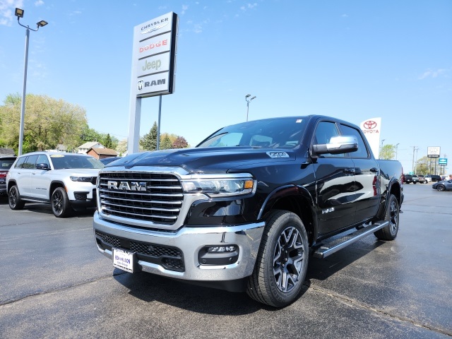 2025 Ram 1500 Laramie photo 3