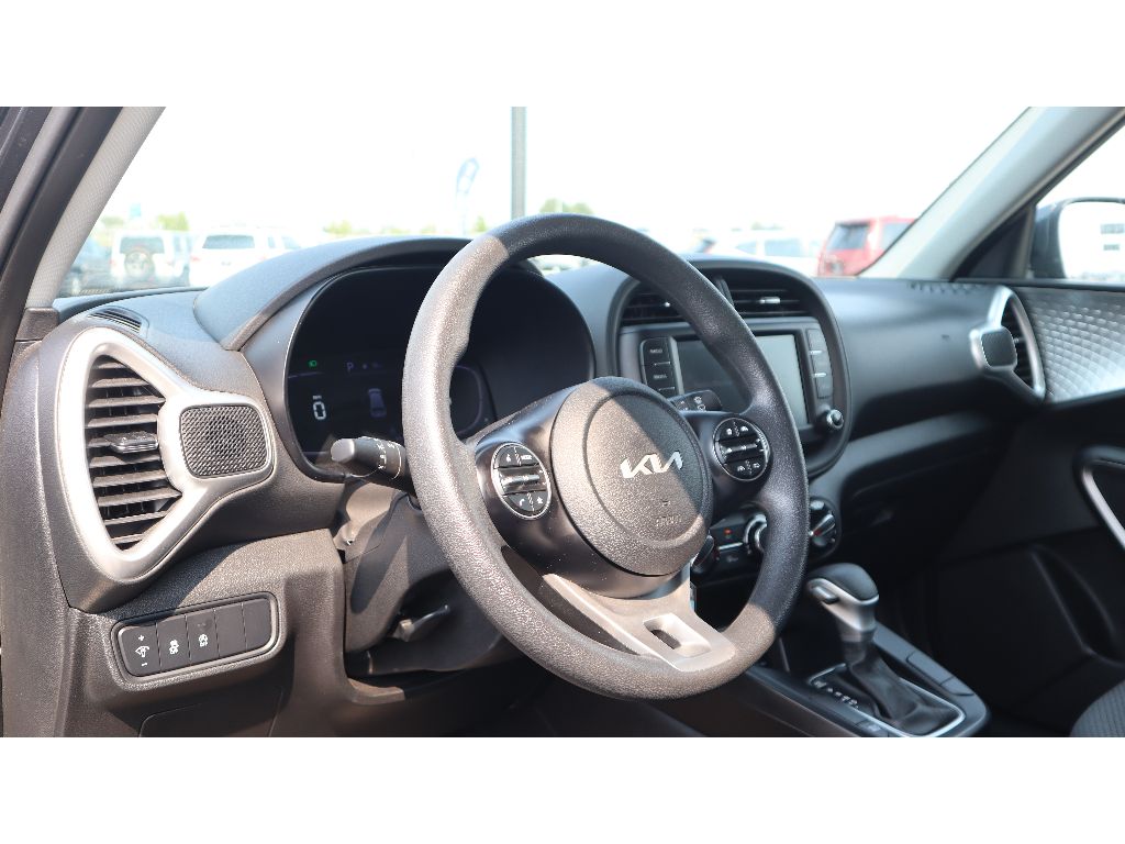 2023 Kia Soul LX photo 9