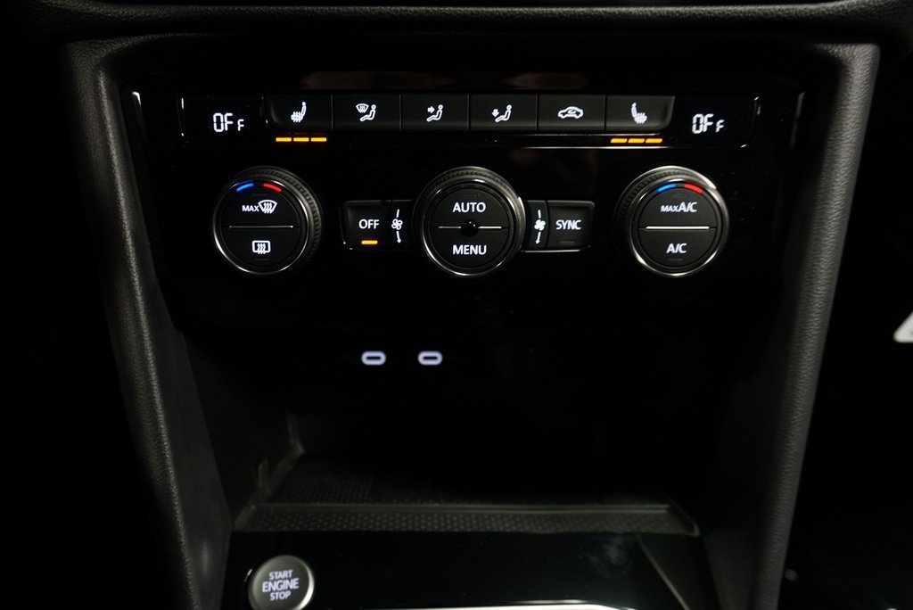 2024 Volkswagen Taos SE photo 18
