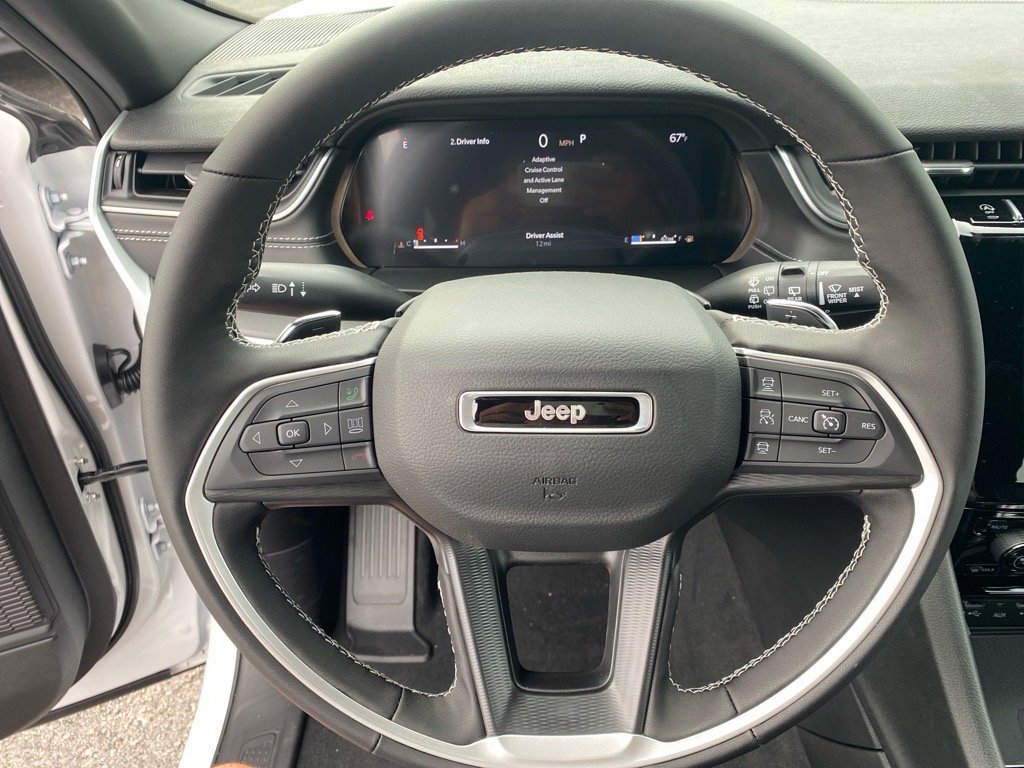 2025 Jeep Grand Cherokee Laredo X photo 6