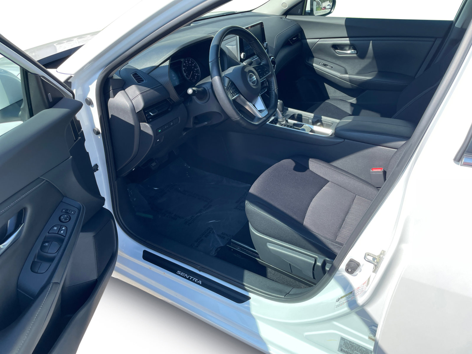 Used 2022 Nissan Sentra SV with VIN 3N1AB8CV4NY288321 for sale in Kansas City