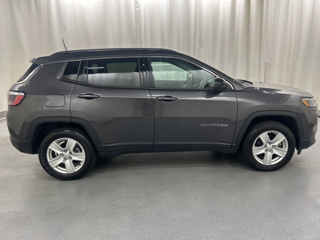 2022 Jeep Compass Latitude photo 5